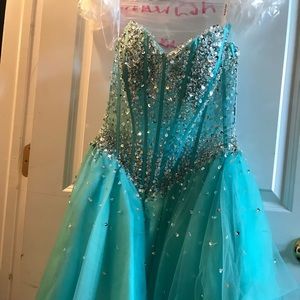 Jovani Tiffany Dress size 4. Brand New.